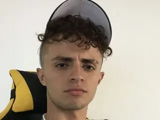 ArchieAndrew livesex